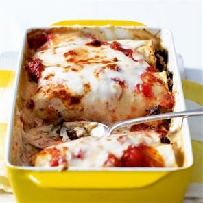 Baked beef and mushroom cannelloni