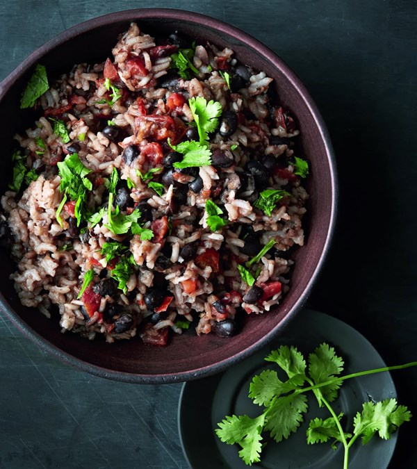Baked black beans and rice (Moros y Cristianos)
