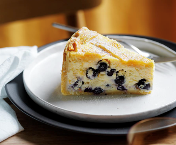 Baked blueberry cheesecake