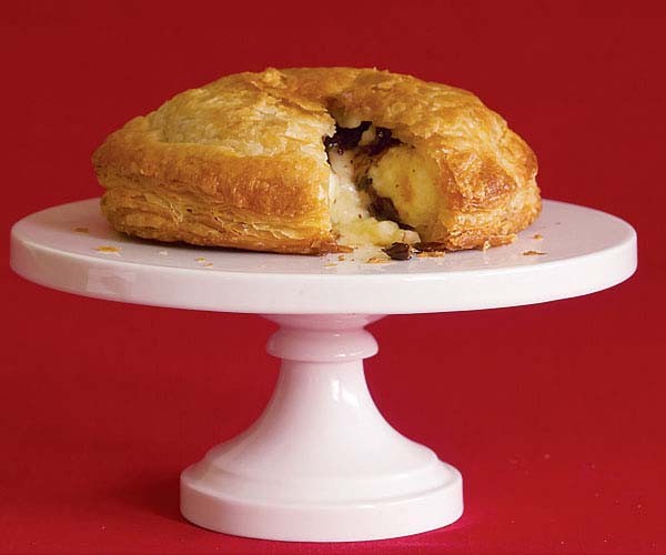 Baked Brie with dried cherries & thyme