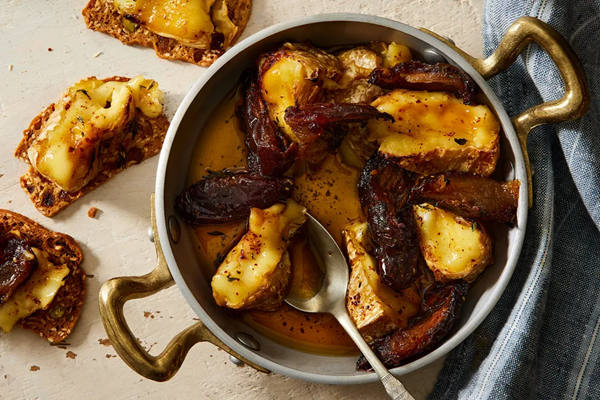 Baked Camembert with dates