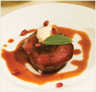 Baked candied quince with walnuts (Moraba-ye beh-e dorosteh)