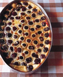 Baked cherry clafoutis (Clafouti aux cerises)