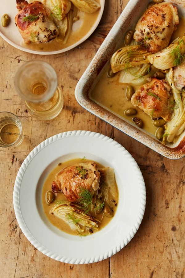 Baked chicken with citrus, fennel and white wine (Pollo con arancia amara, finocchio, vino bianco e olive)