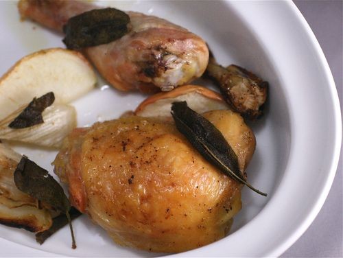 Baked chicken with fennel and apples