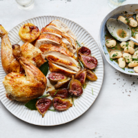 Baked chicken with figs and cava