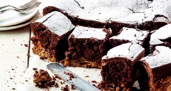 Baked chocolate and nut cake