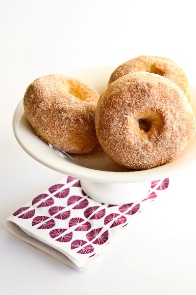 Baked cinnamon doughnuts