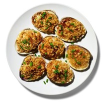 Baked clams with wasabi bread crumbs