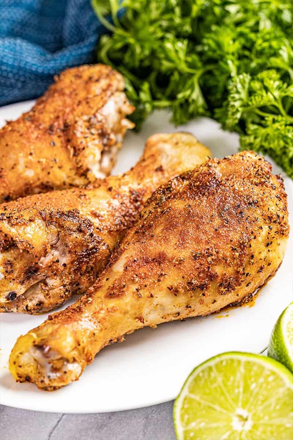 Baked classic seasoned chicken drumsticks