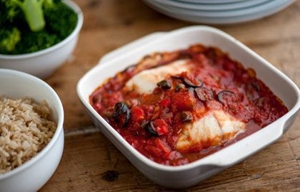 Baked cod with tomato sauce
