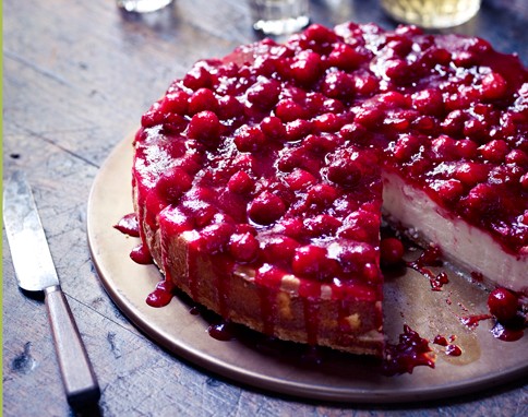 Baked cranberry cheesecake