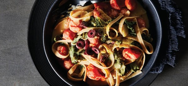 Baked creamy fettuccine with kale