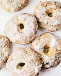 Baked currant doughnuts