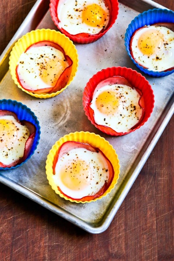 Baked eggs in Canadian bacon cups