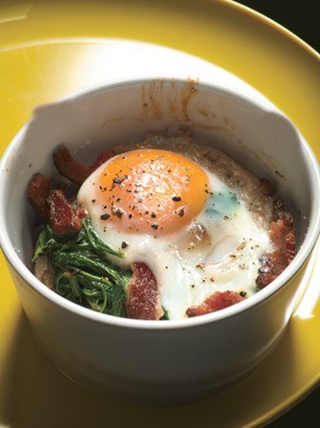 Baked eggs with bacon and spinach