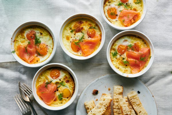 Baked eggs with crème fraîche and smoked salmon
