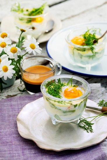 Baked eggs with smoked salmon