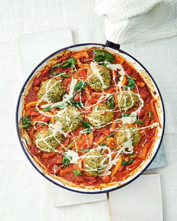 Baked falafel in tomato sauce 