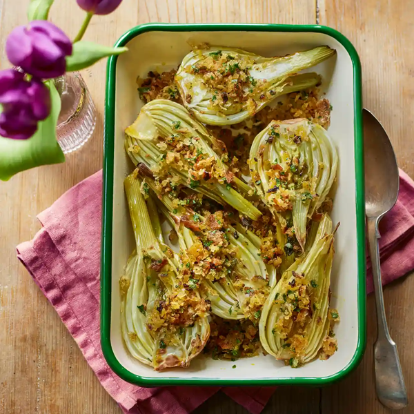 Baked fennel heart with herb and garlic crumbs