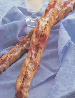 Baked ficelles with Gruyere