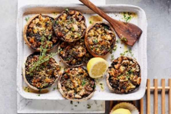 Baked field mushrooms with breadcrumbs, garlic and thyme