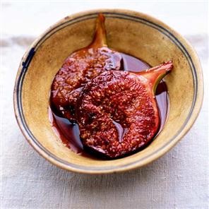 Baked figs, red wine, fruit jelly