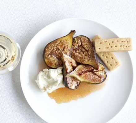 Baked figs with ginger mascarpone
