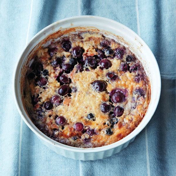 Baked fruit and nut oatmeal