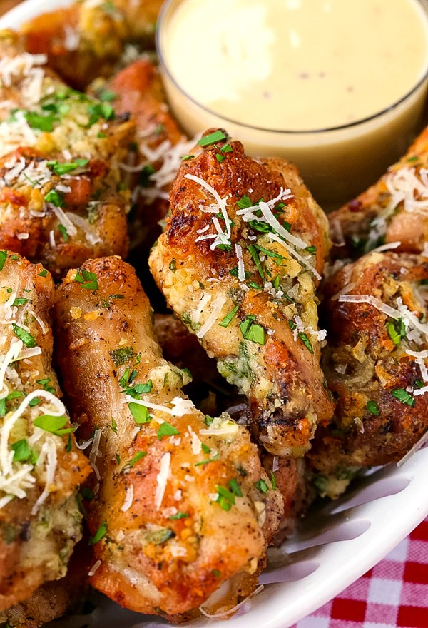 Baked garlic-Parmesan chicken wings