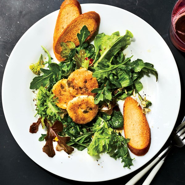Baked goat cheese salad