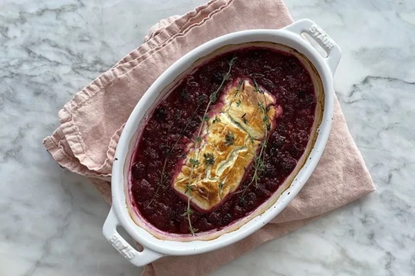 Baked goat cheese with raspberries