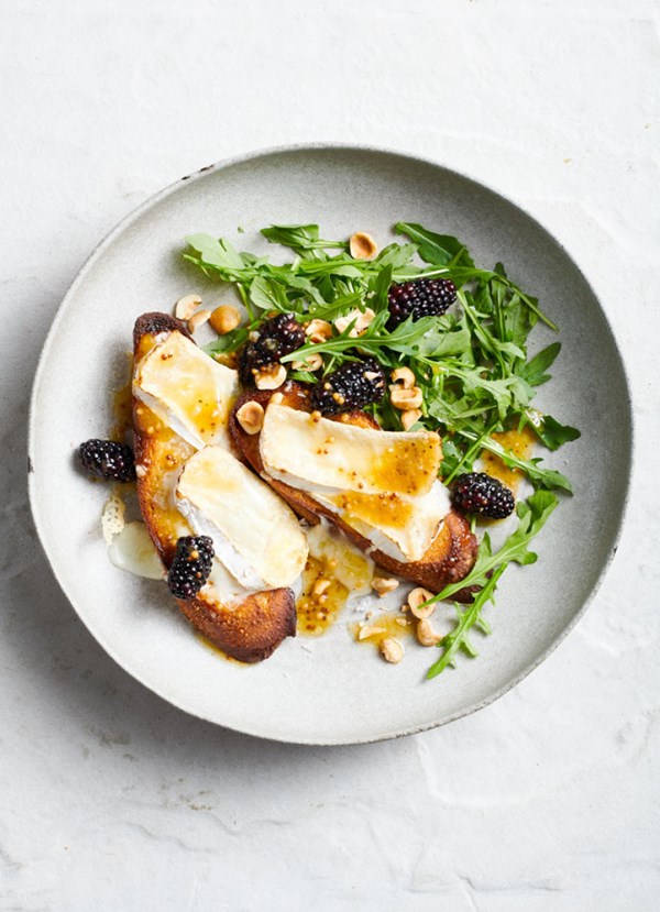 Baked goat's cheese toasts, blackberries and hazelnuts