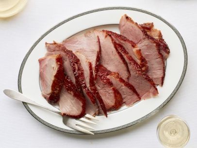 Baked ham with orange-pepper glaze