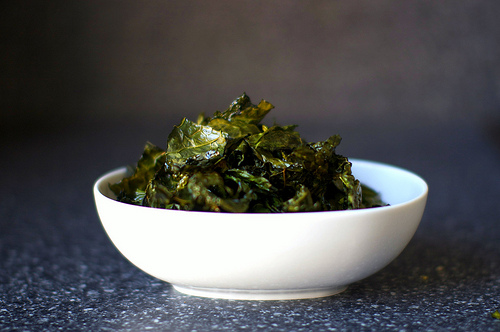 Baked kale chips