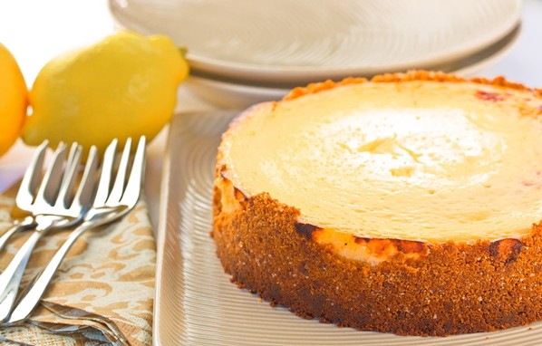 Baked lemon cheesecake