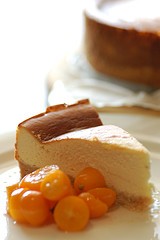 Baked lemon cheesecake with spiced cumquats