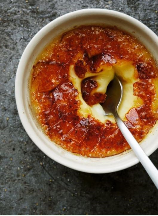 Baked lemon custard brûlée