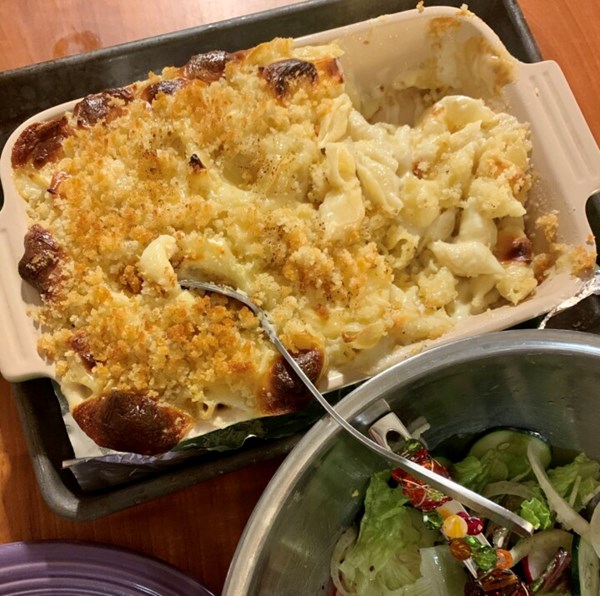 Baked macaroni and cheese à la Poops