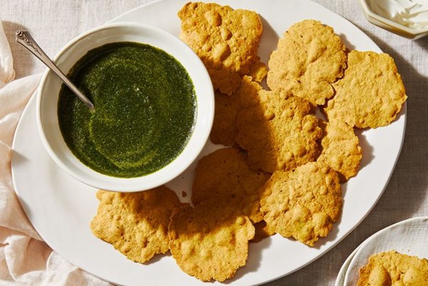 Baked masala papdi with coriander & shallot chutney 