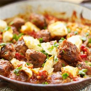 Baked meatballs with goat's cheese