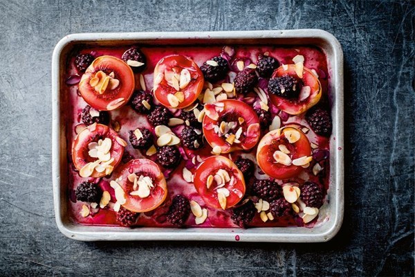 Baked nectarines with blackberries