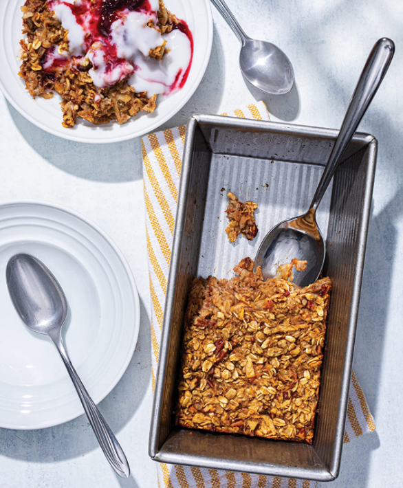 Baked oatmeal with apple and pecans