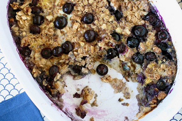 Baked oatmeal with fruit