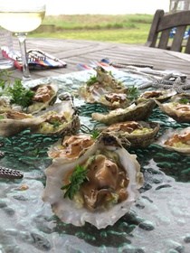 Baked oysters with leeks