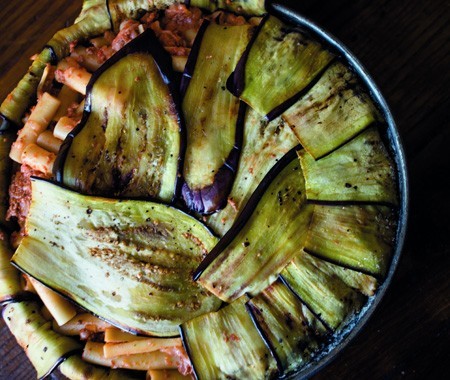 Baked pasta in eggplant