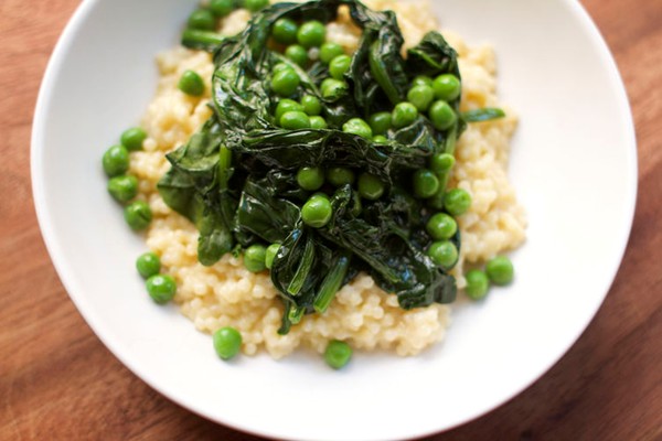 Baked pasta risotto with peas, mascarpone + spinach