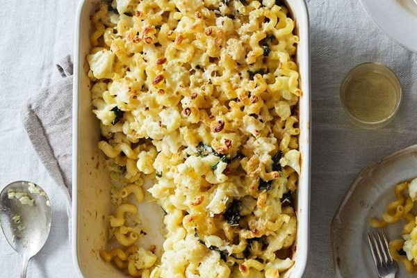 Baked pasta with cauliflower and chard 