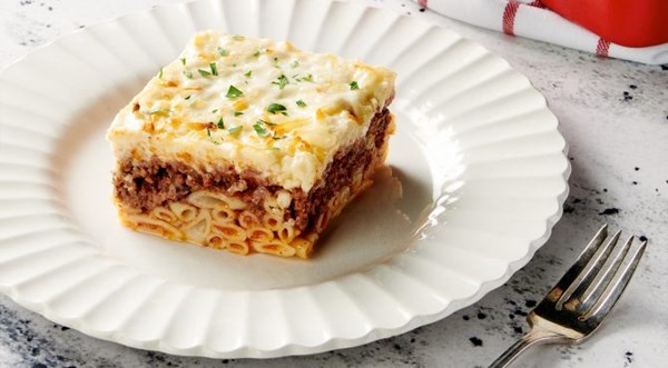 Baked pasta with meat and Béchamel (Pastitsio) [Ted Pappas]