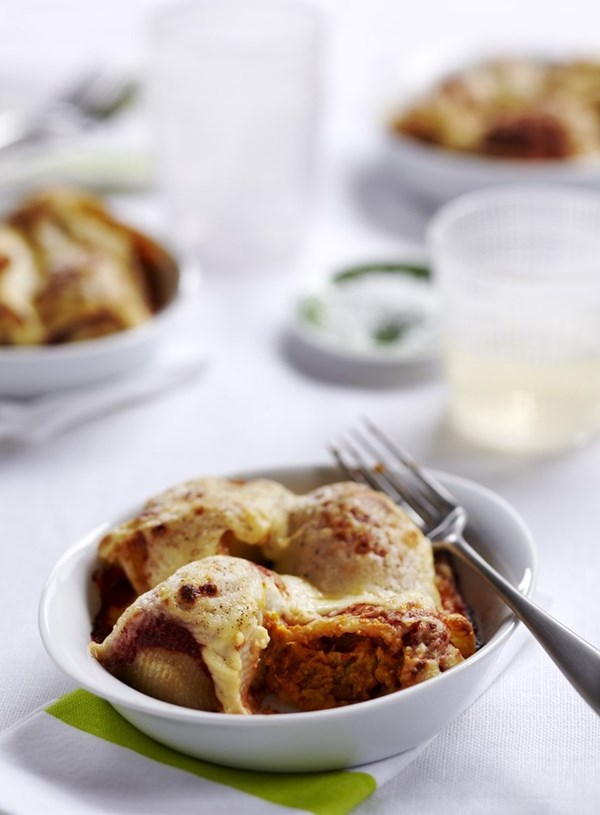 Baked pasta with pumpkin and amaretti